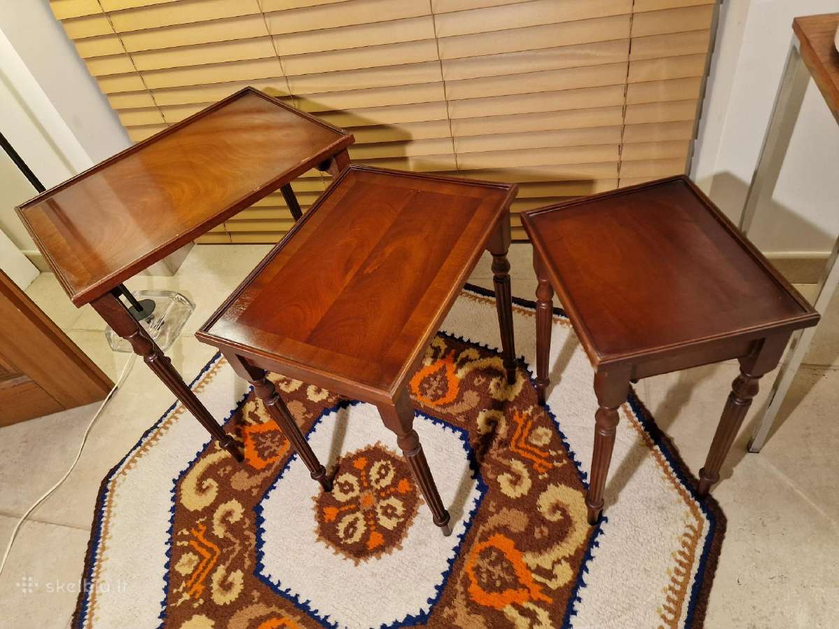 Vintažinių mid century raudonmedžio staliukų trio - nuotraukos Nr. 8