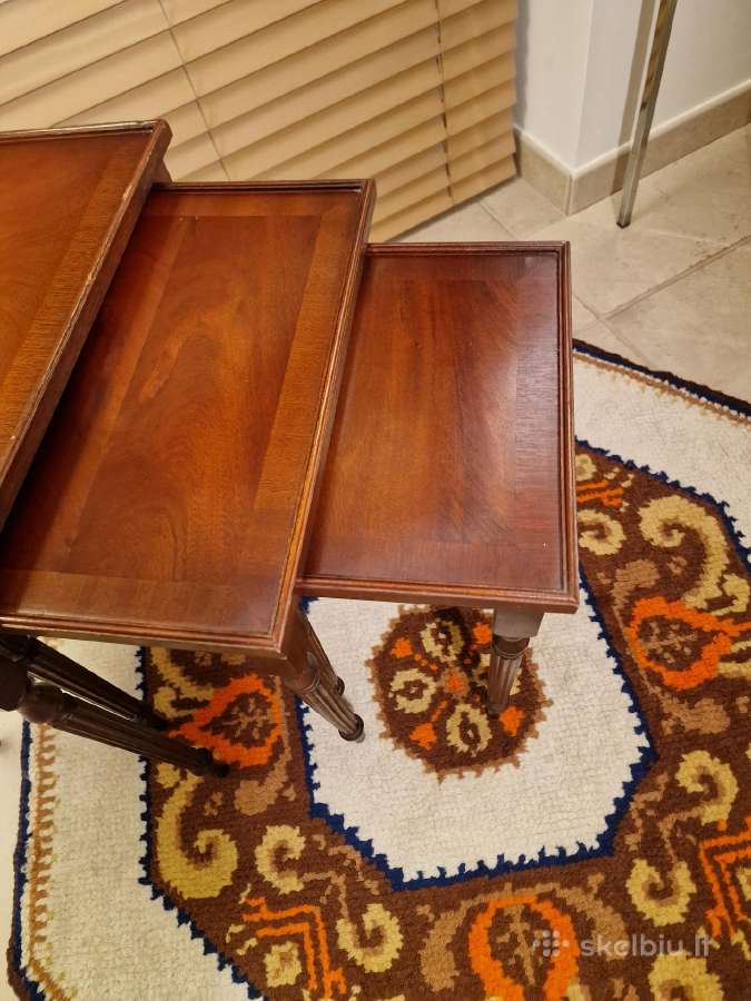 Vintažinių mid century raudonmedžio staliukų trio - nuotraukos Nr. 10