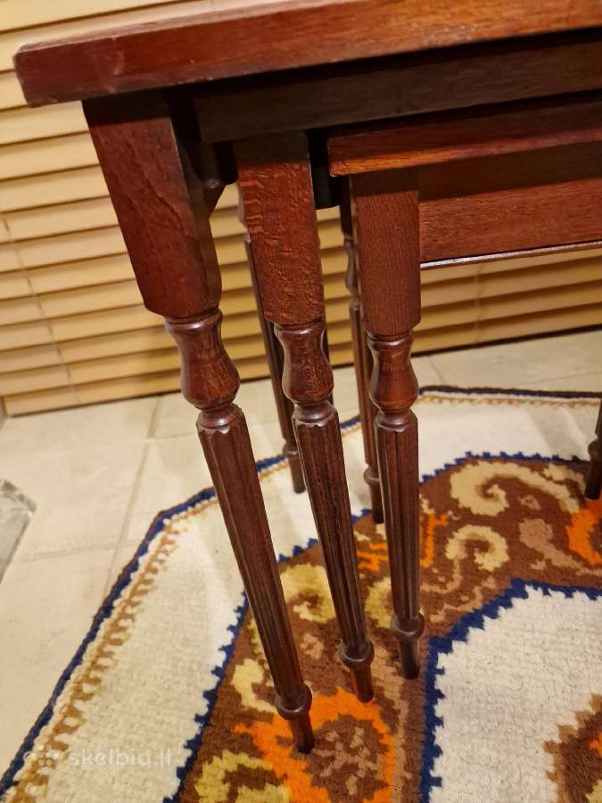Vintažinių mid century raudonmedžio staliukų trio - nuotraukos Nr. 16