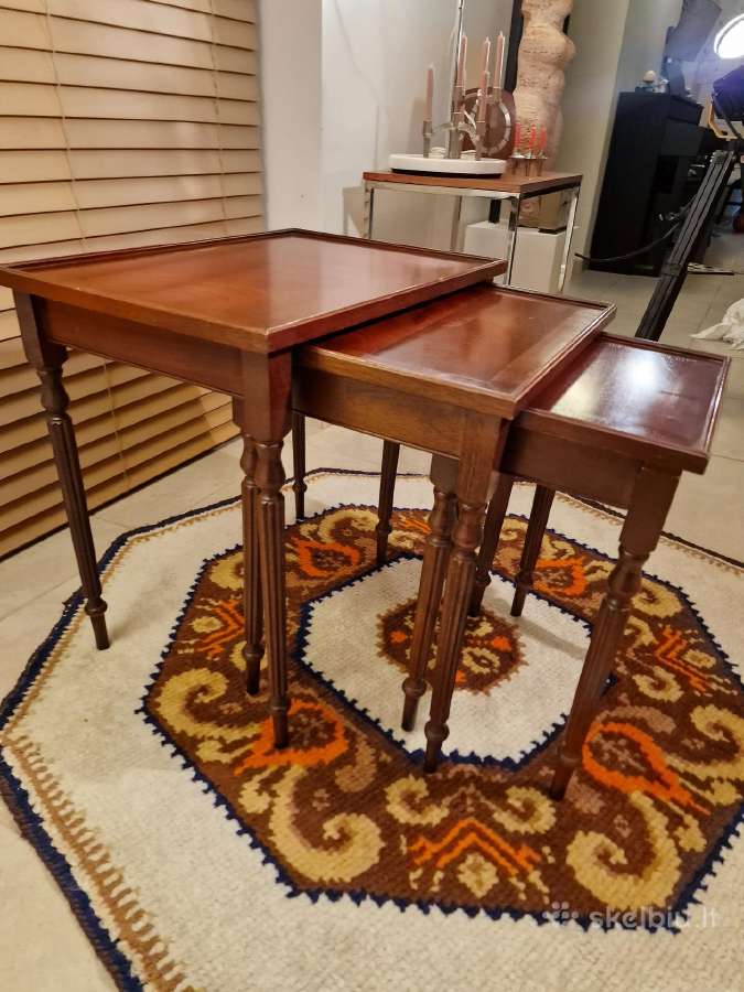 Vintažinių mid century raudonmedžio staliukų trio - nuotraukos Nr. 18