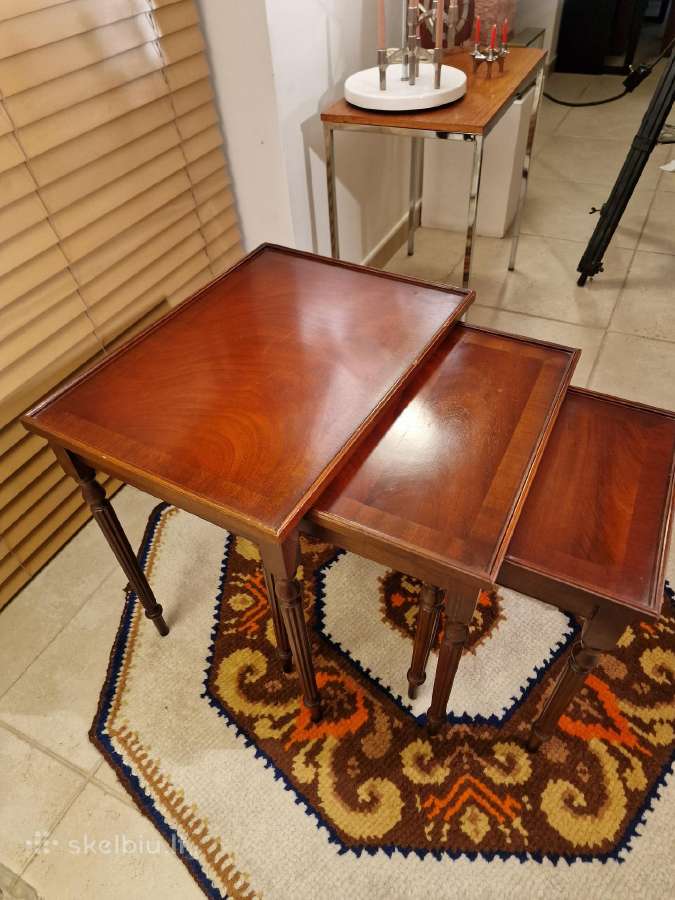 Vintažinių mid century raudonmedžio staliukų trio - nuotraukos Nr. 19