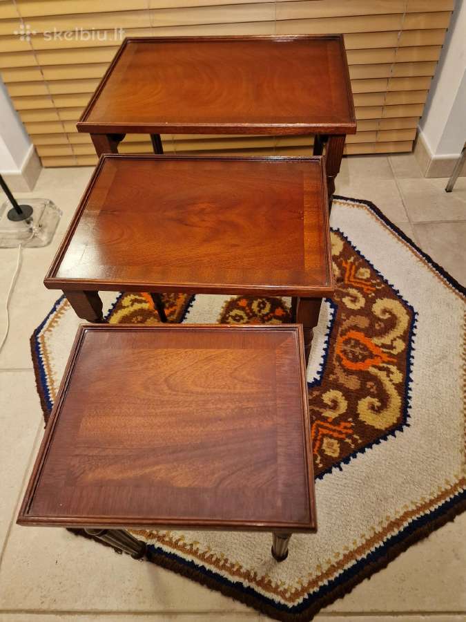 Vintažinių mid century raudonmedžio staliukų trio - nuotraukos Nr. 24