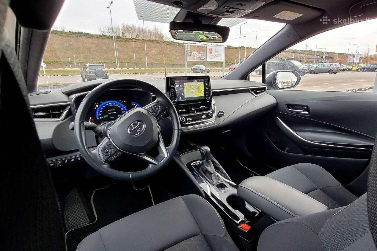 Toyota Prius III, Auris ir Corolla Nuoma Vilnius - nuotraukos Nr. 11