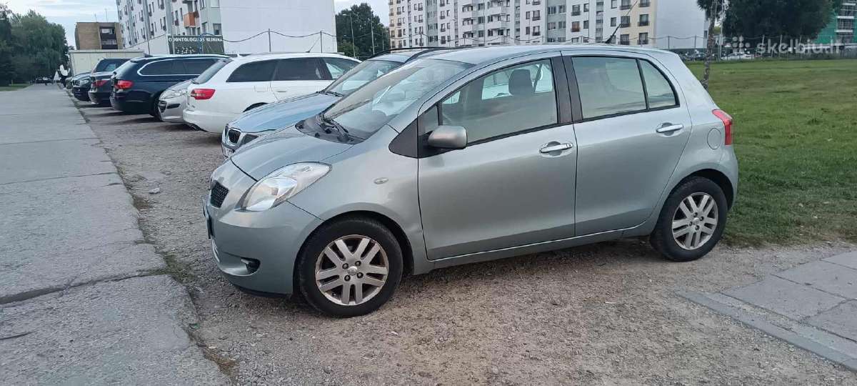 Toyota Yaris automobilio nuoma Kaune Kaunas