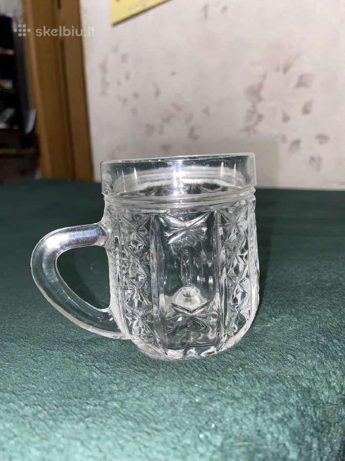 Krištoliniai bokaliukai