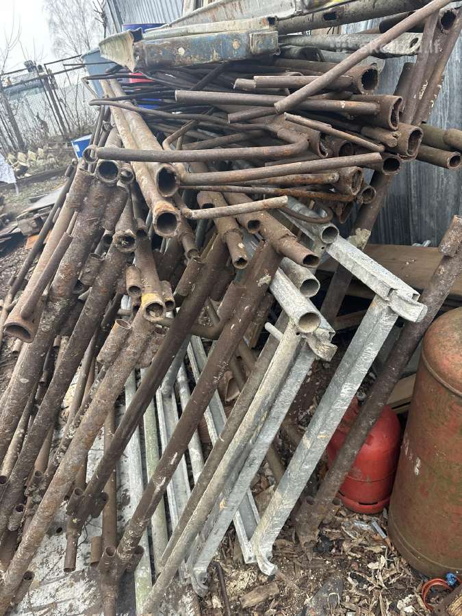 Metaliniai pastoliai - nuotraukos Nr. 3