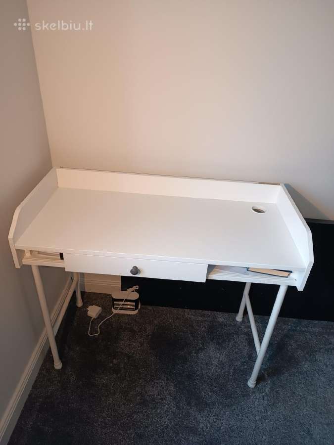 Ikea Hauga stalas