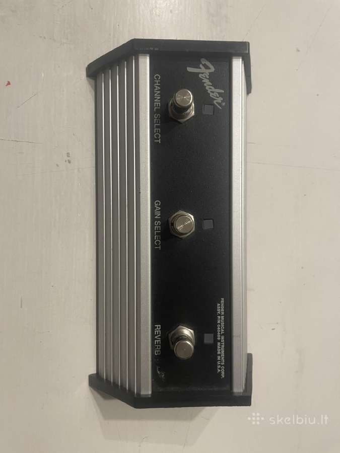 Fender pedalas