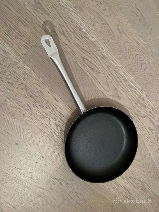 Keptuvė su Npl rankena d. 32cm h-5,5cm Nauja