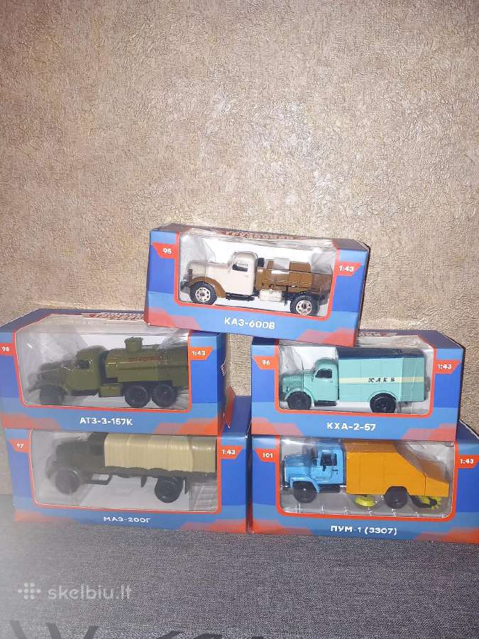 Sunkvežimis modeliukas 1/43