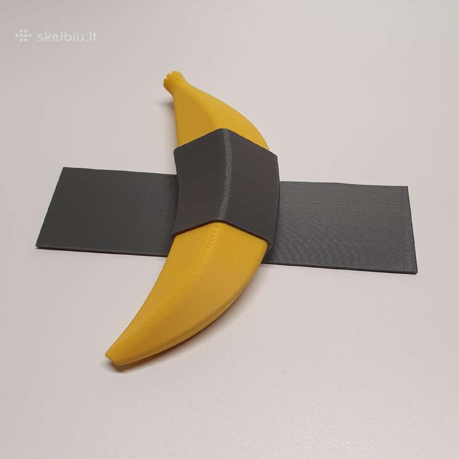 Bananas su lipnia juostele