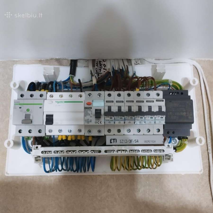 Avarinės tarnybos technikas visą parą. Electricas.
