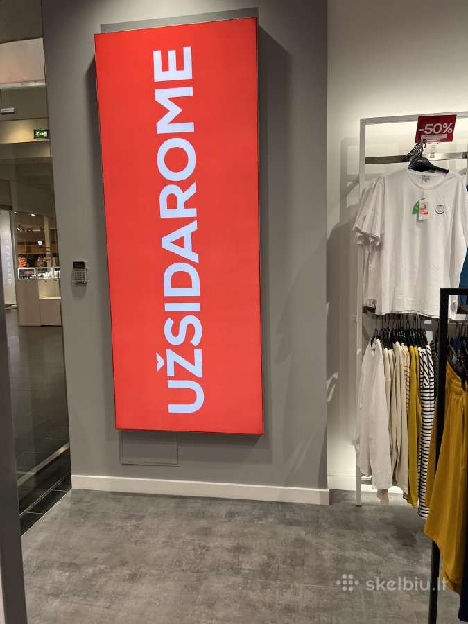 Naudota reklaminė šviesdėžė