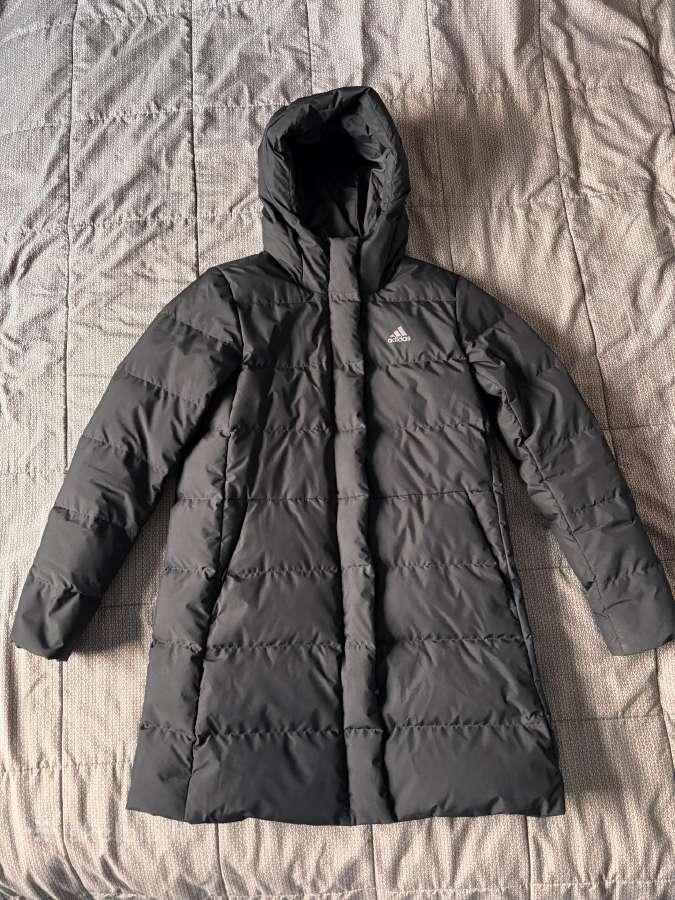 Adidas žieminė moteriška striukė Xs dydžio