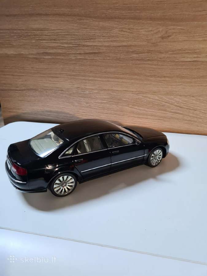 Audi A 8 1:18 - nuotraukos Nr. 7