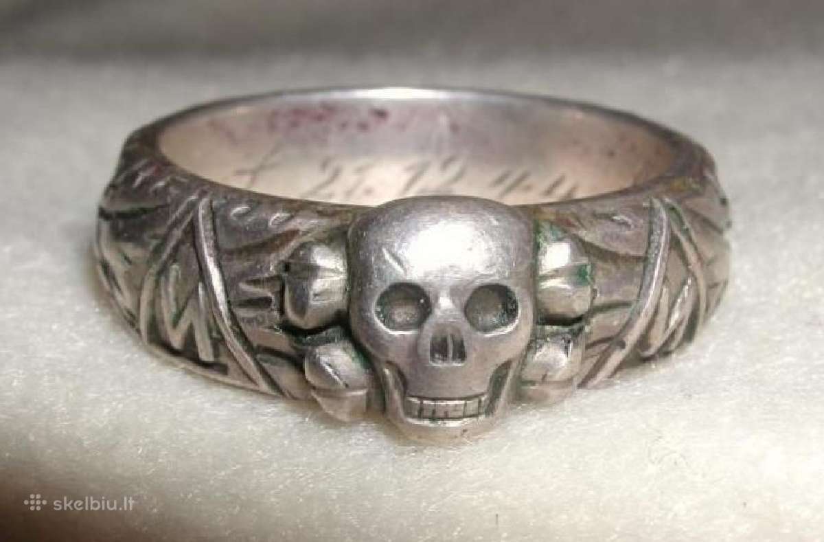 Totenkopf ring