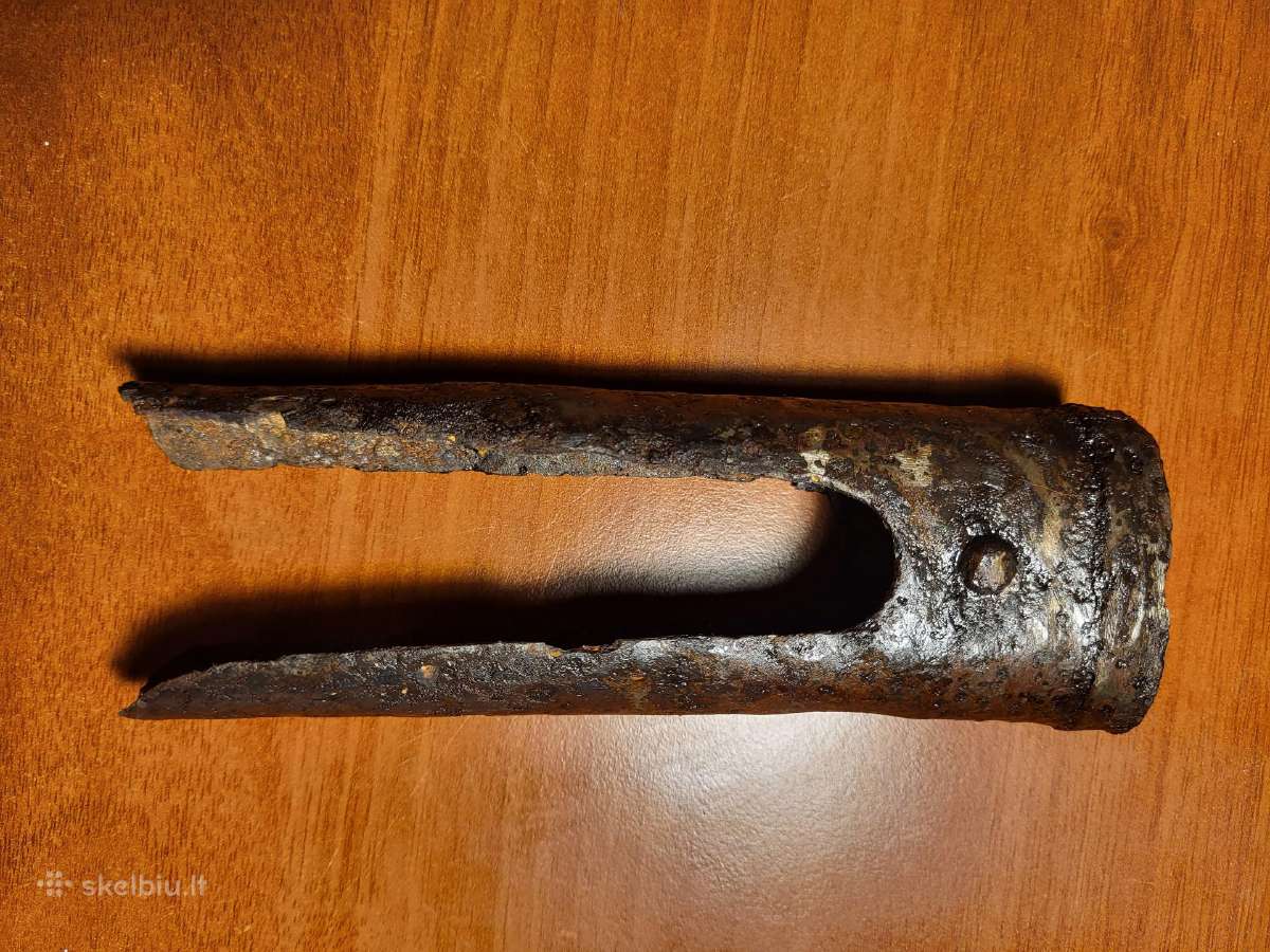 Labai reta vokiško kirvio rankenos detalė. - nuotraukos Nr. 2
