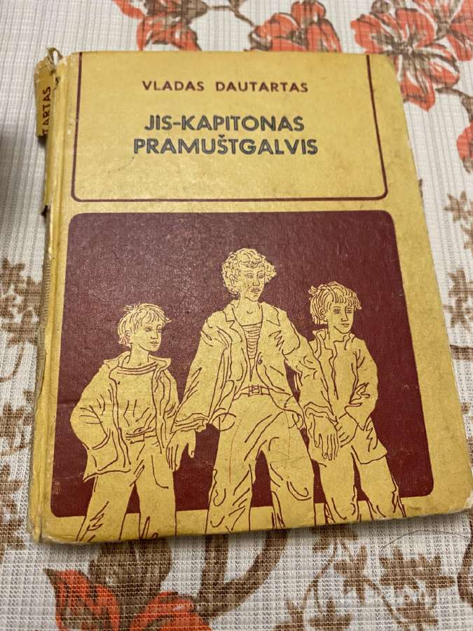 Parduodama Dautarto knyga