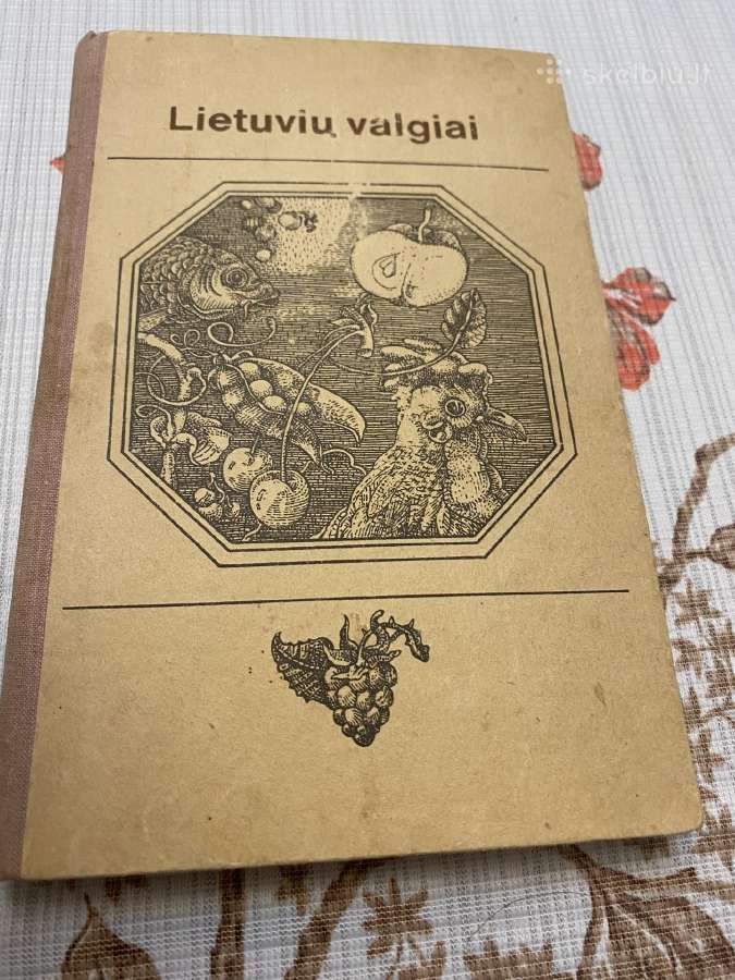 Parduodama knyga Lietuviu valgiai.