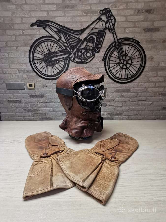 Motociklo/piloto odinis (po)šalmas ir pirštinės