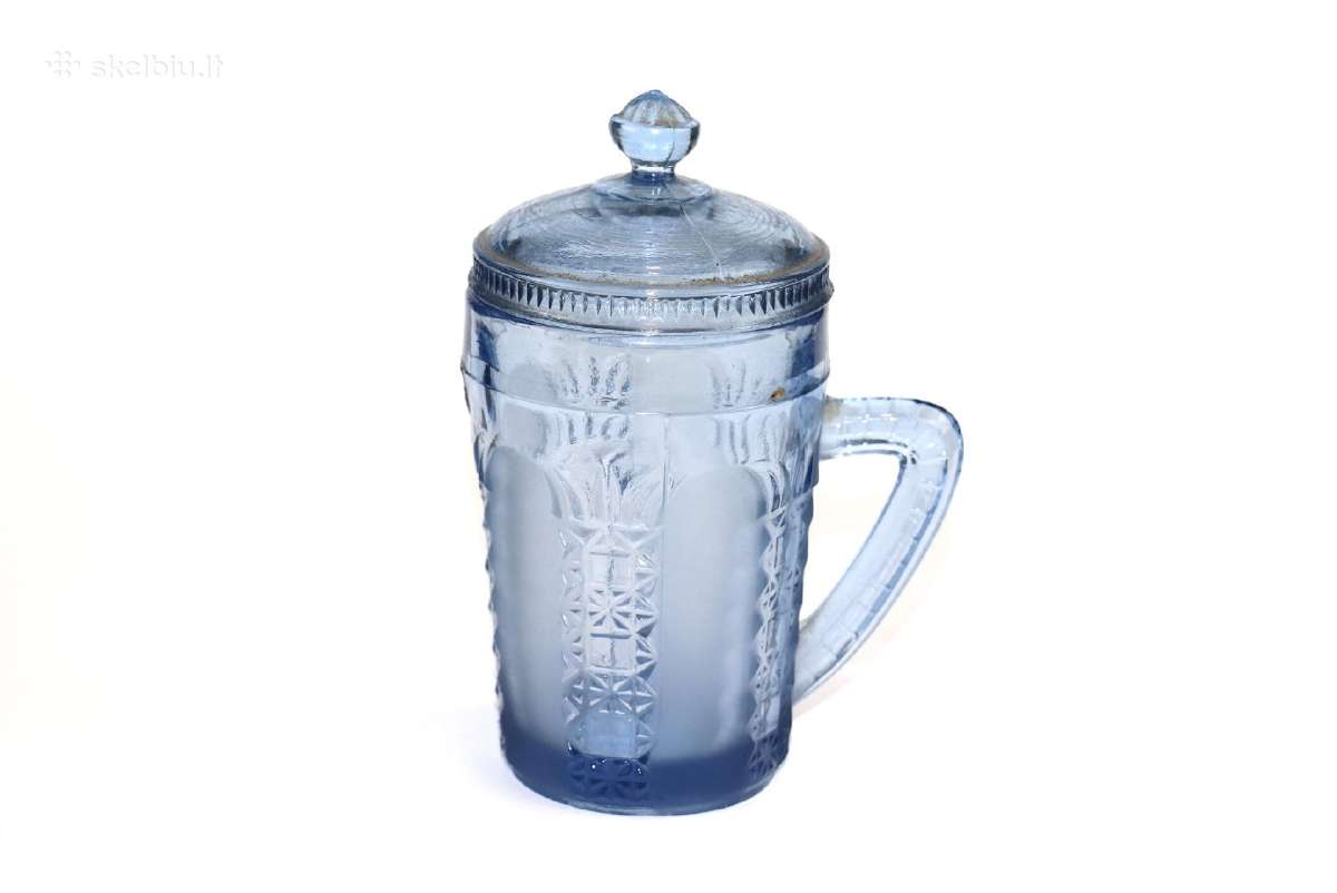 Puodelis su dangteliu spalvoto stiklo kaina22 eur.