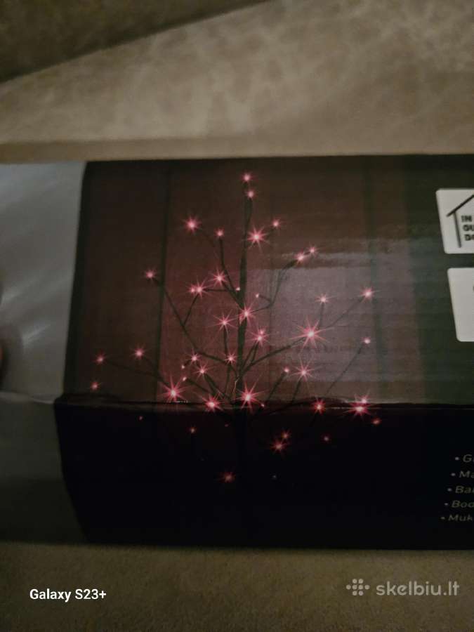 LED eglutė 90cm. Tinka tiek lauke tiek viduje