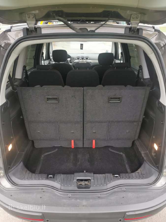 Automobilio nuoma 7 vietu - nuotraukos Nr. 3