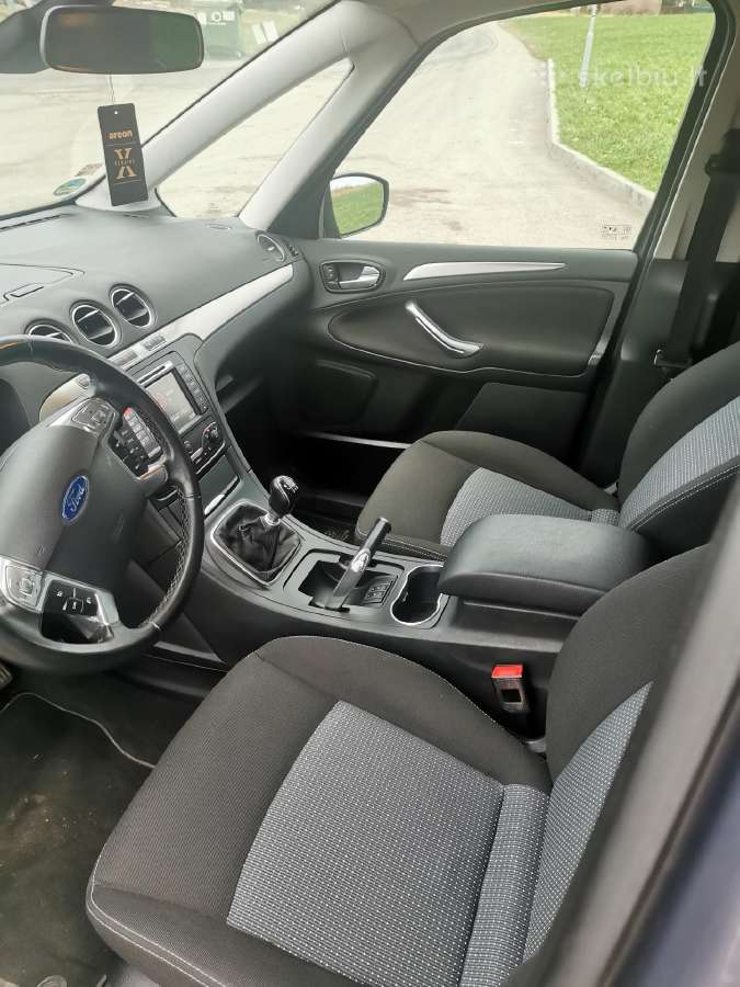 Automobilio nuoma 7 vietu - nuotraukos Nr. 4