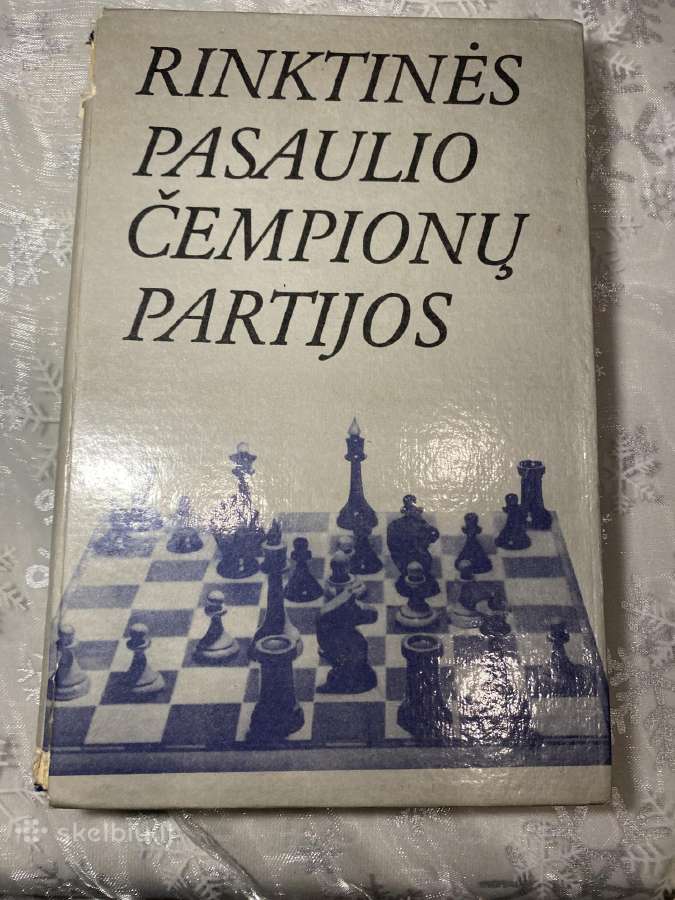 Parduodama knyga apie šachmatus