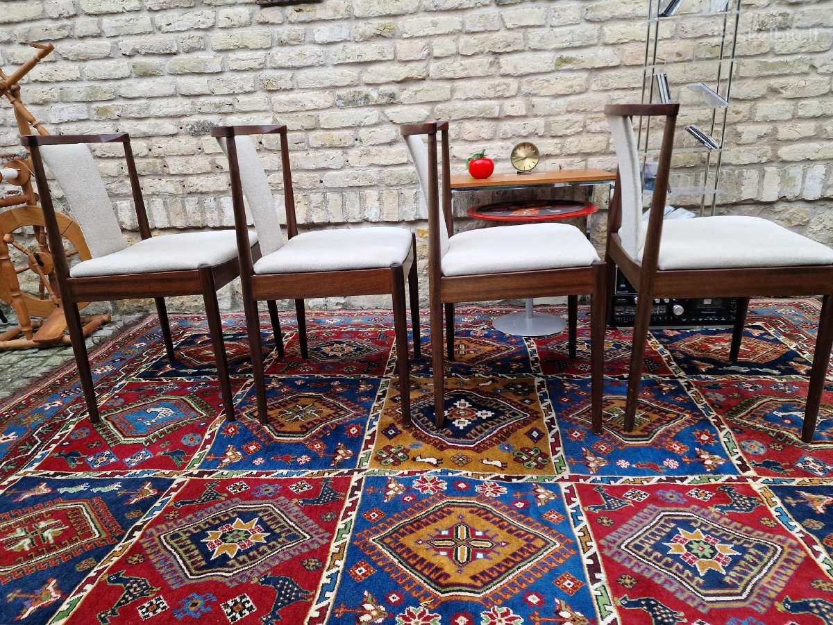 Vintažinės mid century raudonmedžio Casala kėdės