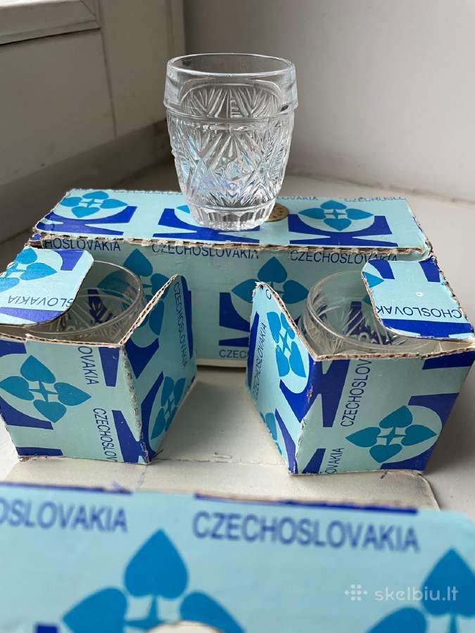 Čekiškų taurelių komplektas