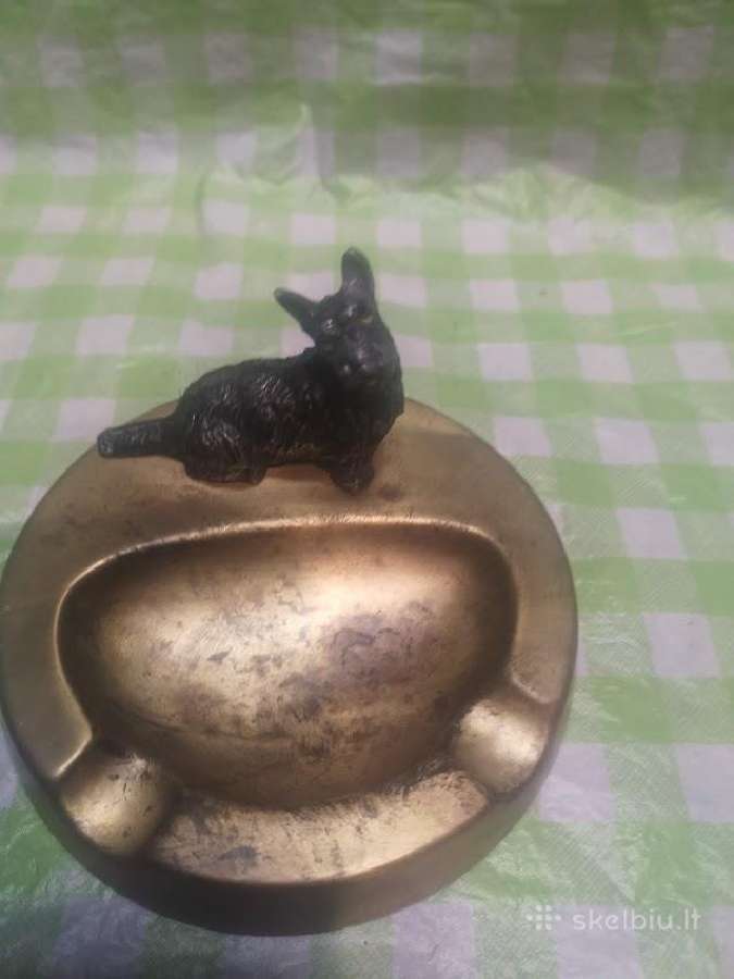 Metalinis, suniukas pelenine