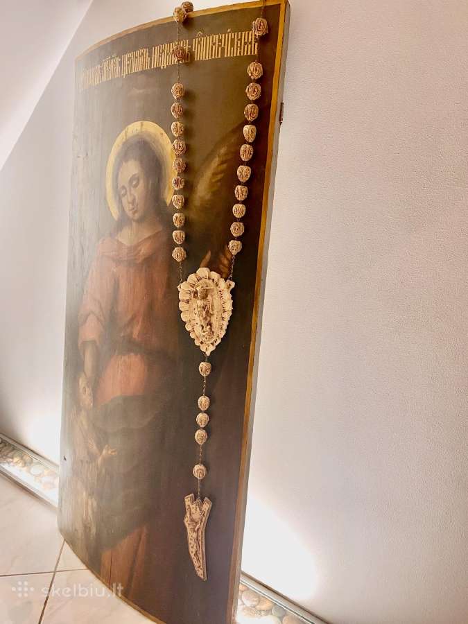 Įspūdingų matmenų senovinis Rožančius su Kryžiumi