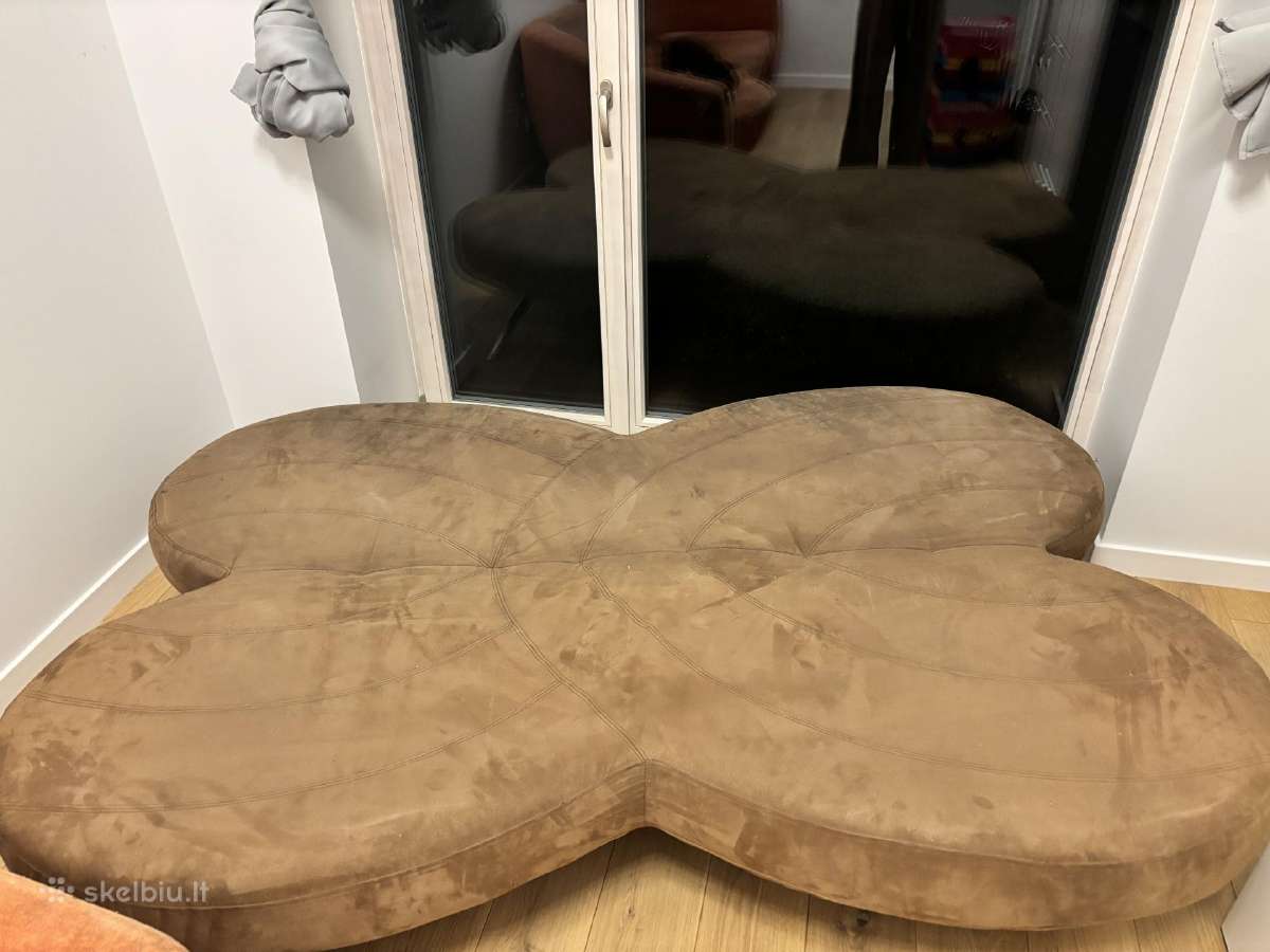 Sofa su miegojimo funkcija