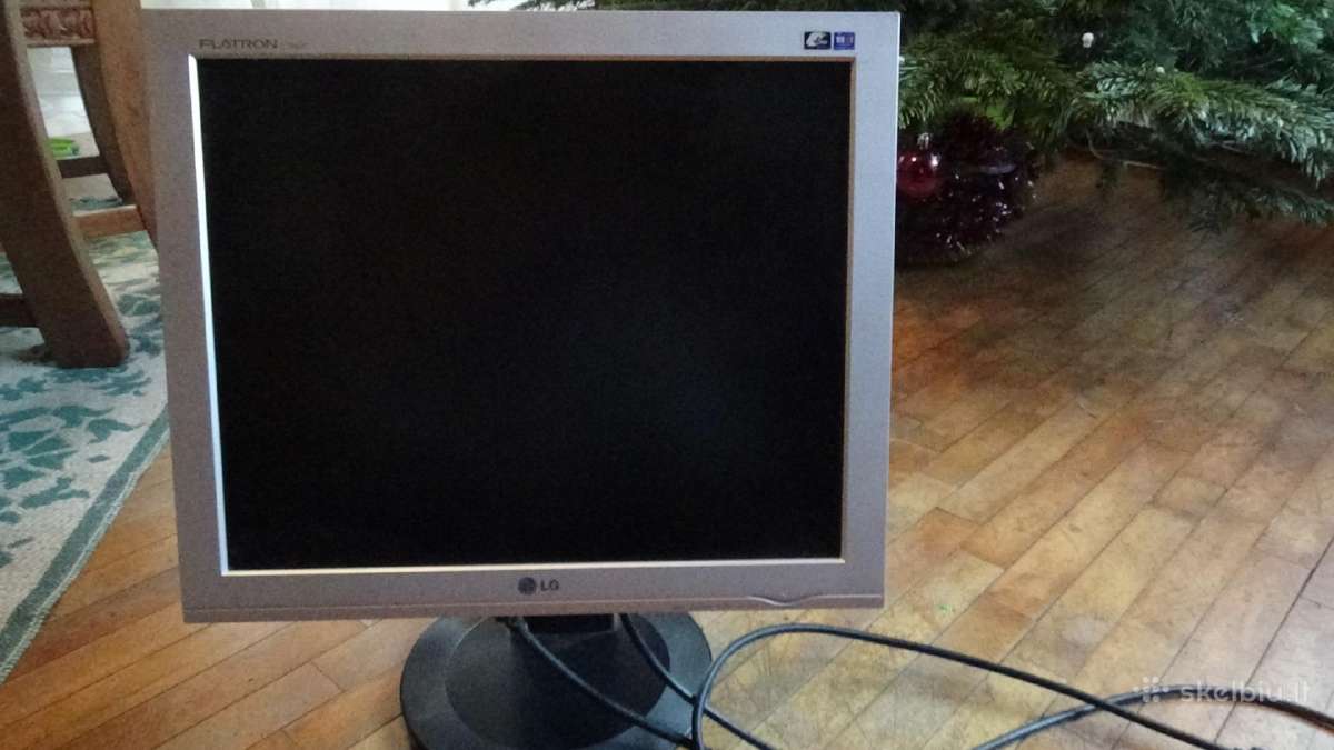 Moniorius LG L1932p 19 colių