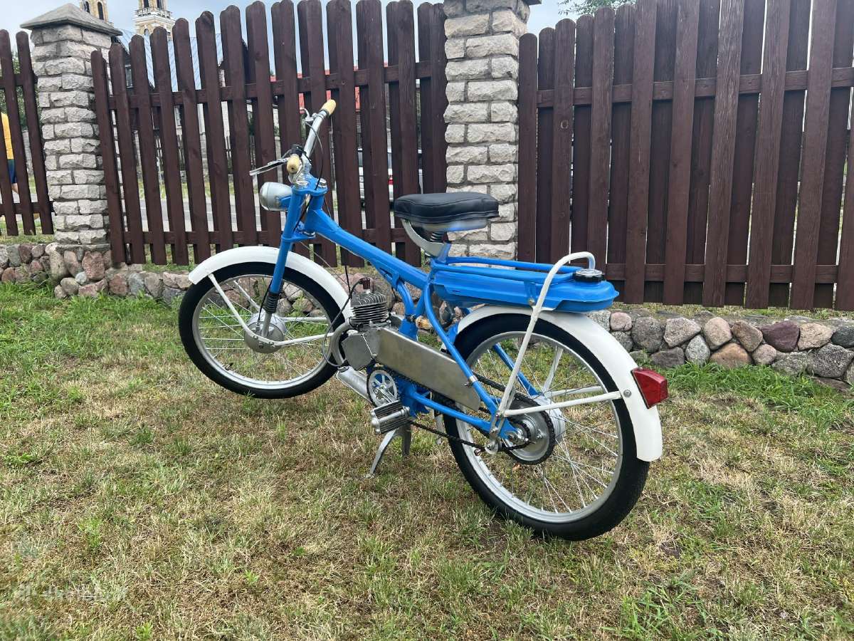 Parduodamas senovinis motorinis dviratis