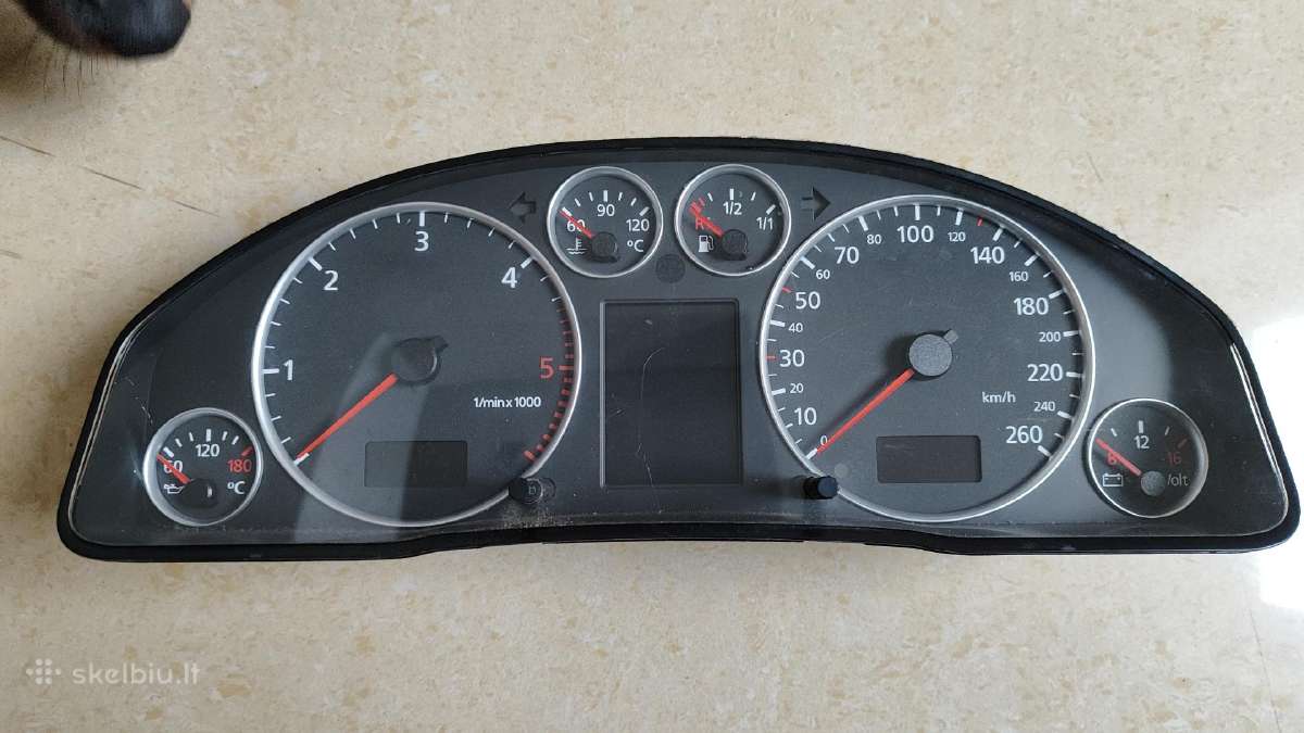 Audi spidometras, prietaisų skydelis