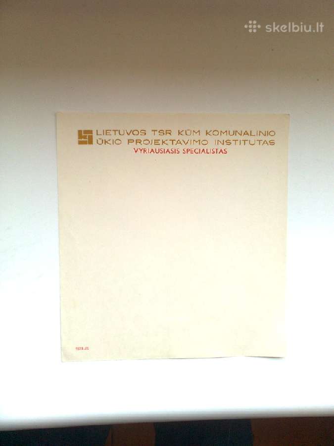 Atpigo sovietiniai lapeliai užrašams su svastika