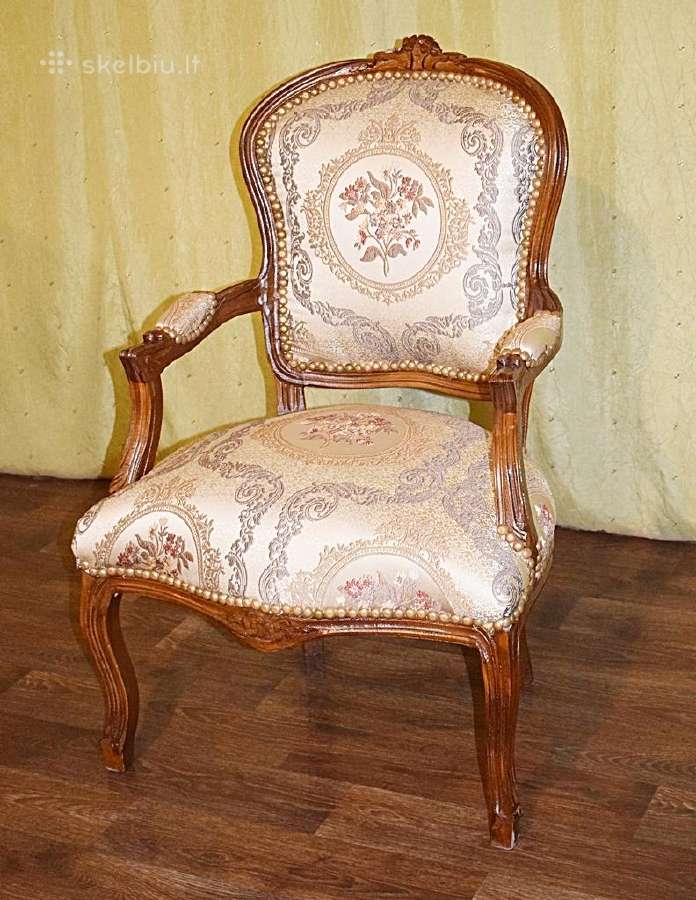 Nauji klasikiniai drožinėti krėsliukai