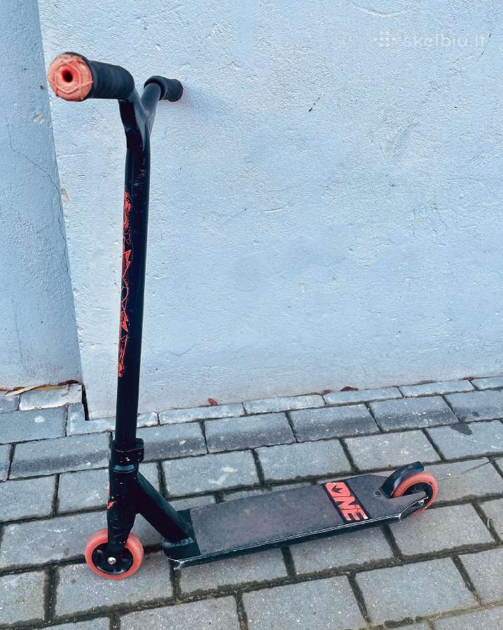 Triukinis paspirtukas Blunt Complete One S3