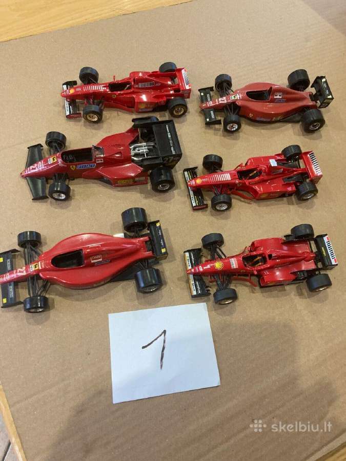 Formule 1 F1 modeliai 1:24 italiski modeliukai