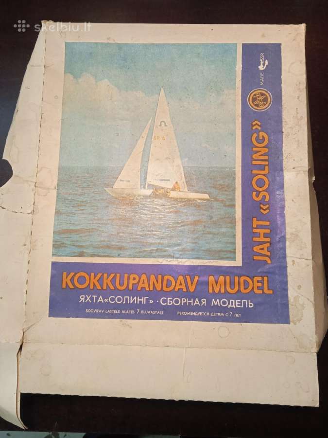 Klijuojamas jachtos modelis