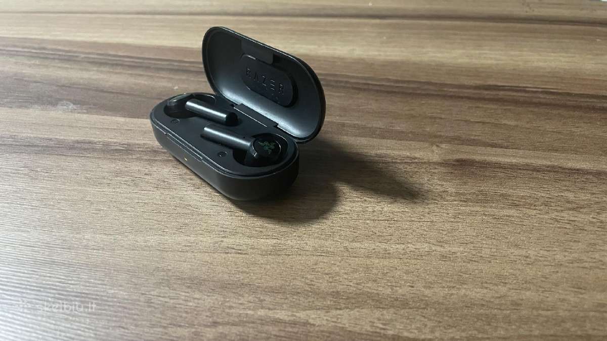 Razer earbud