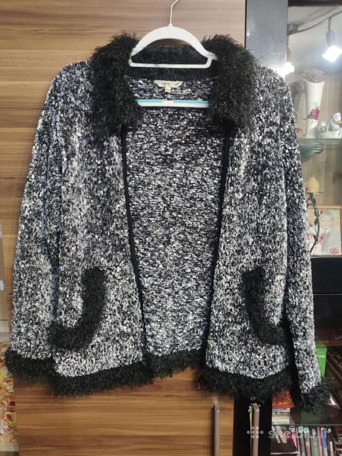 Megztinis su užtrauktuku ir kišenėmis M/l