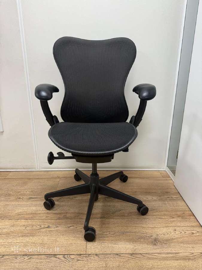 Herman Miller Mirra Black Edition