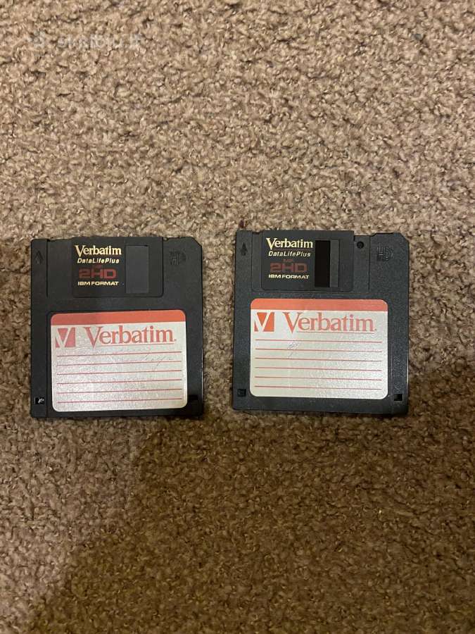 Parduodami kompiuteriniai Floppy diskeliai