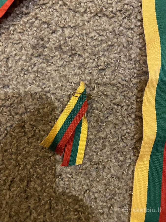 Parduodama trispalve juosta ir isegtukas - nuotraukos Nr. 3