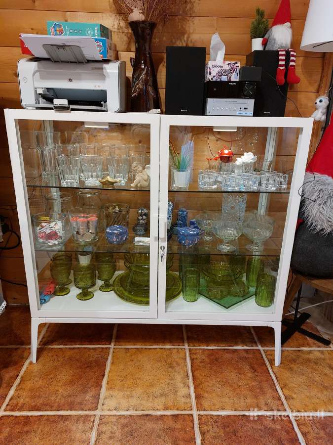 Parduodu stikline indauja, vitrina Ikea Milsbo - nuotraukos Nr. 3