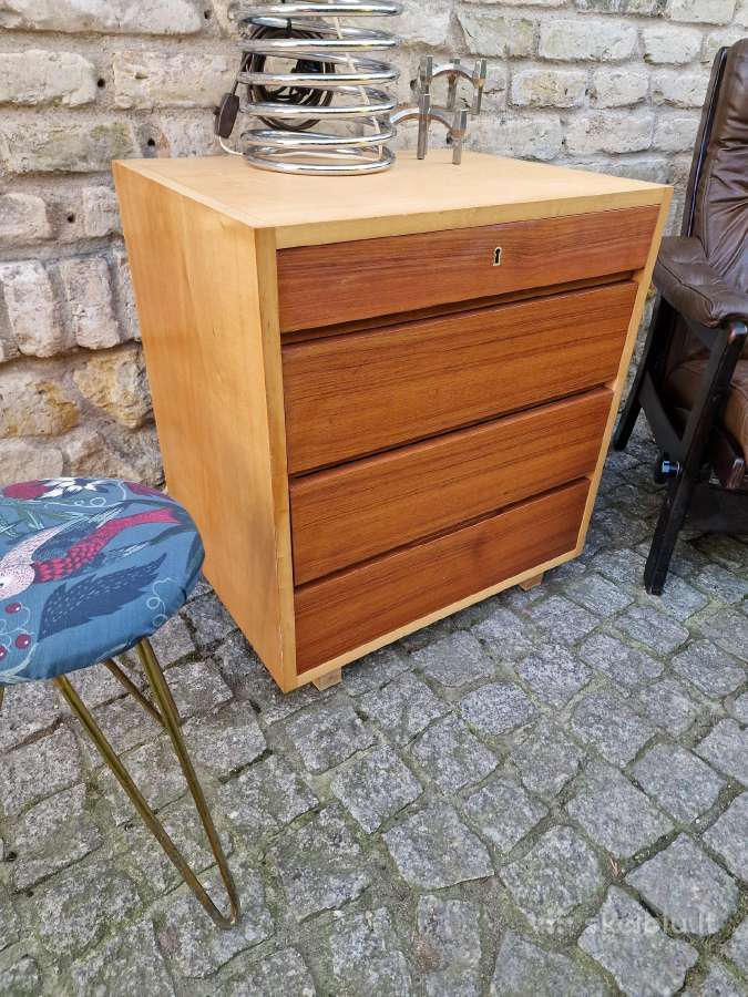 Vintažinė mid century tikmedžio/uosio komodėlė. - nuotraukos Nr. 4