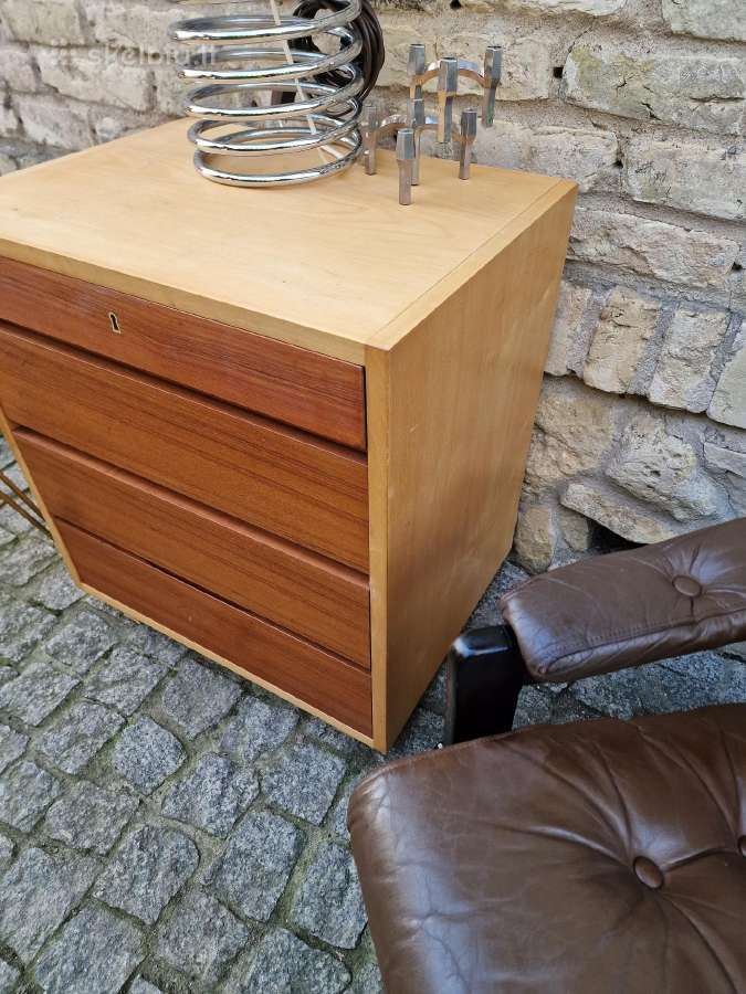 Vintažinė mid century tikmedžio/uosio komodėlė. - nuotraukos Nr. 5